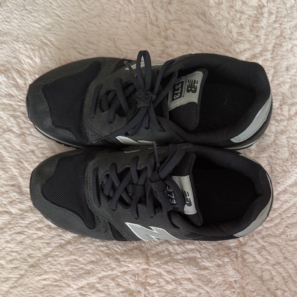 New Balance Black and White Athletic Shoes - Picture 4 of 9
